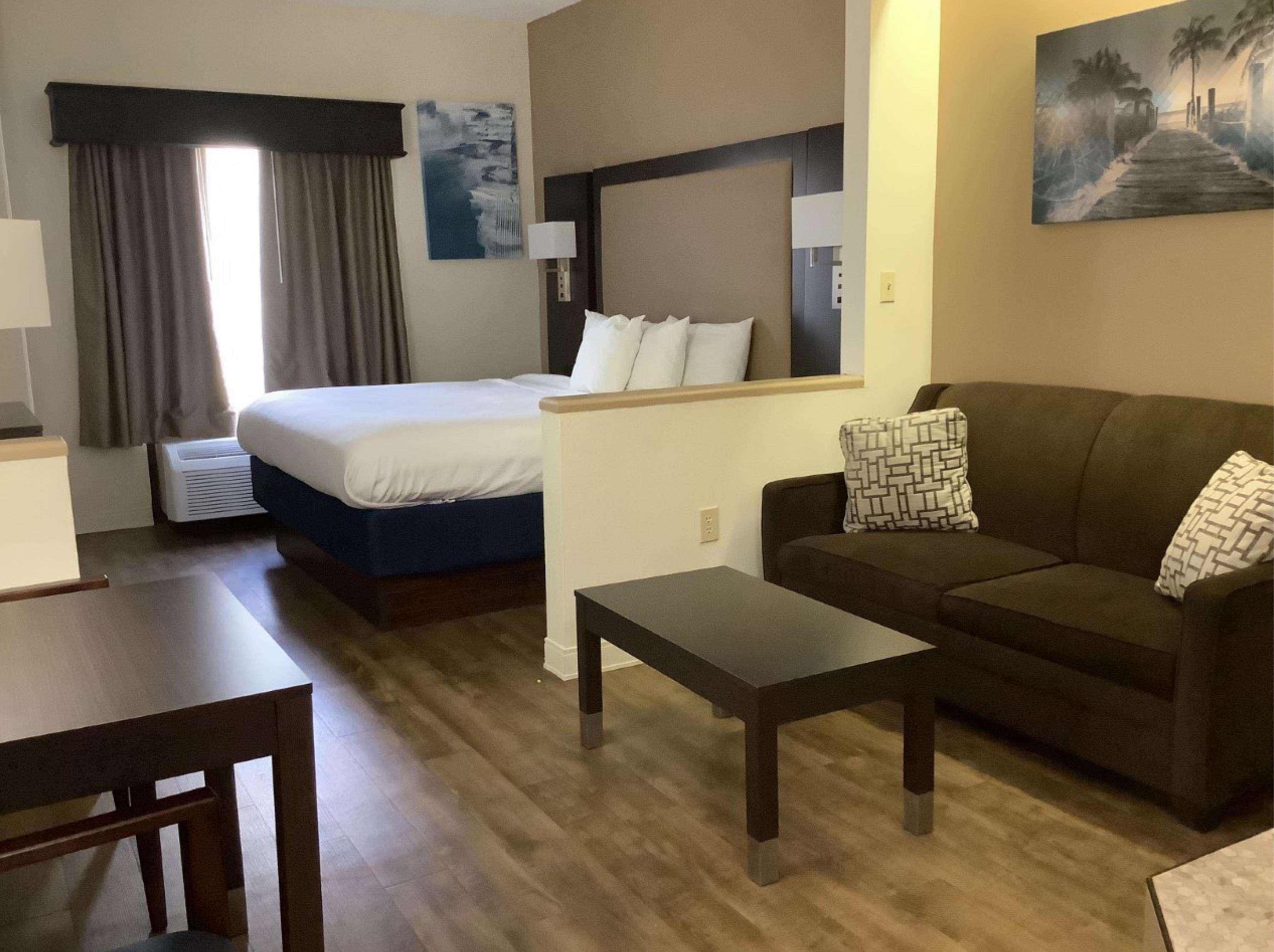 Best Western Plus Madison Exterior photo